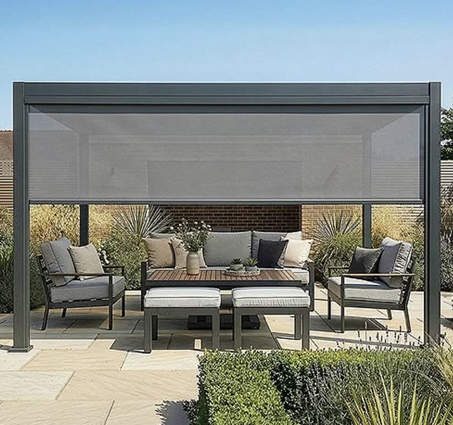 Pergola avec moustiquaires zippées